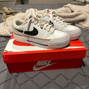 Nike court legacy lift